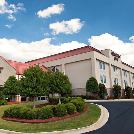 Hampton Inn Корнелия Экстерьер фото