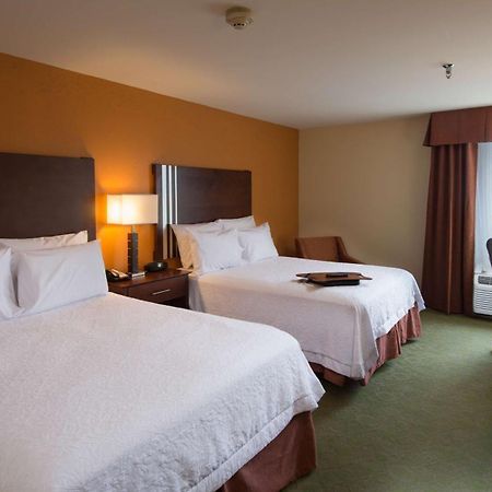 Hampton Inn Корнелия Экстерьер фото