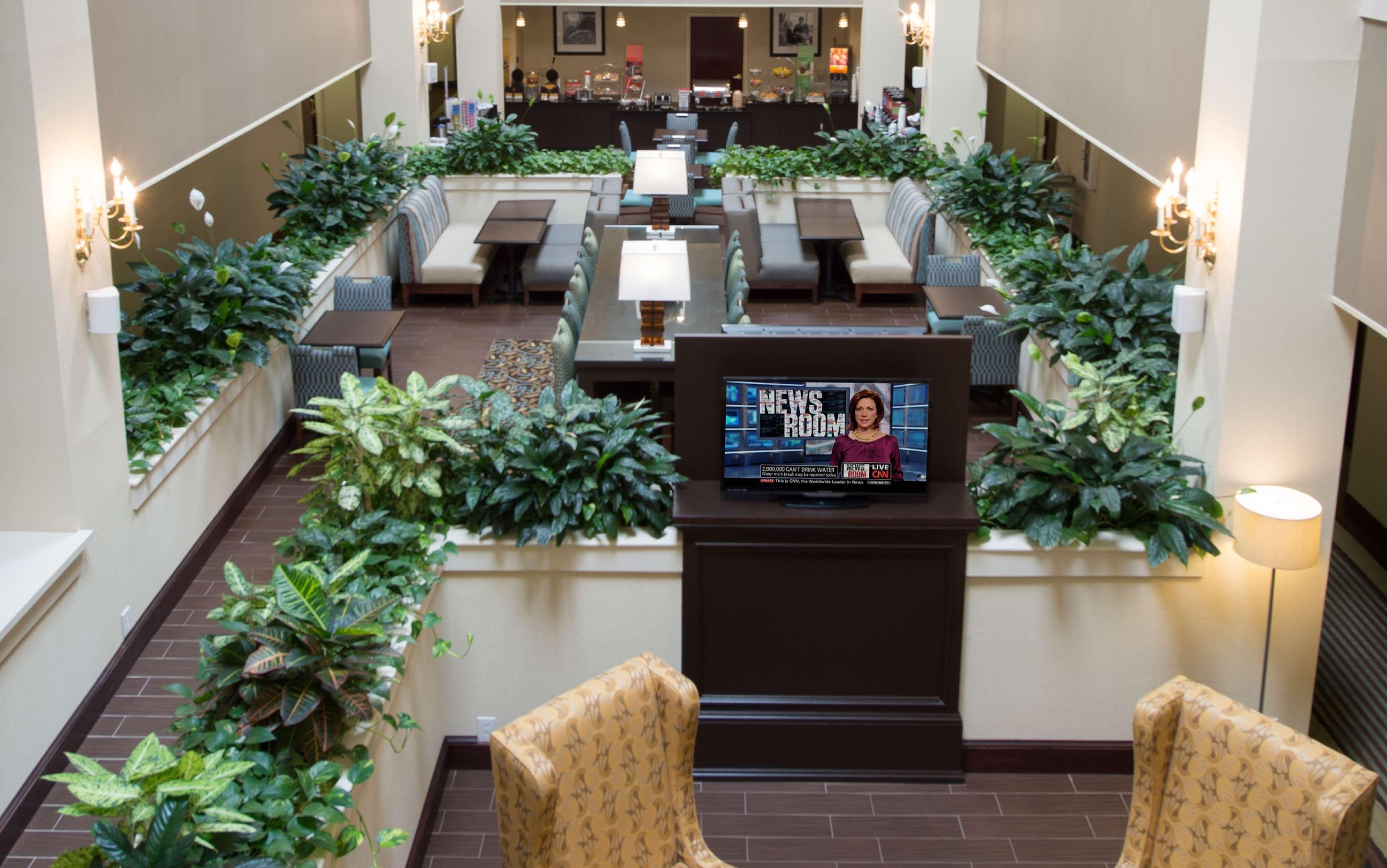 Hampton Inn Корнелия Экстерьер фото