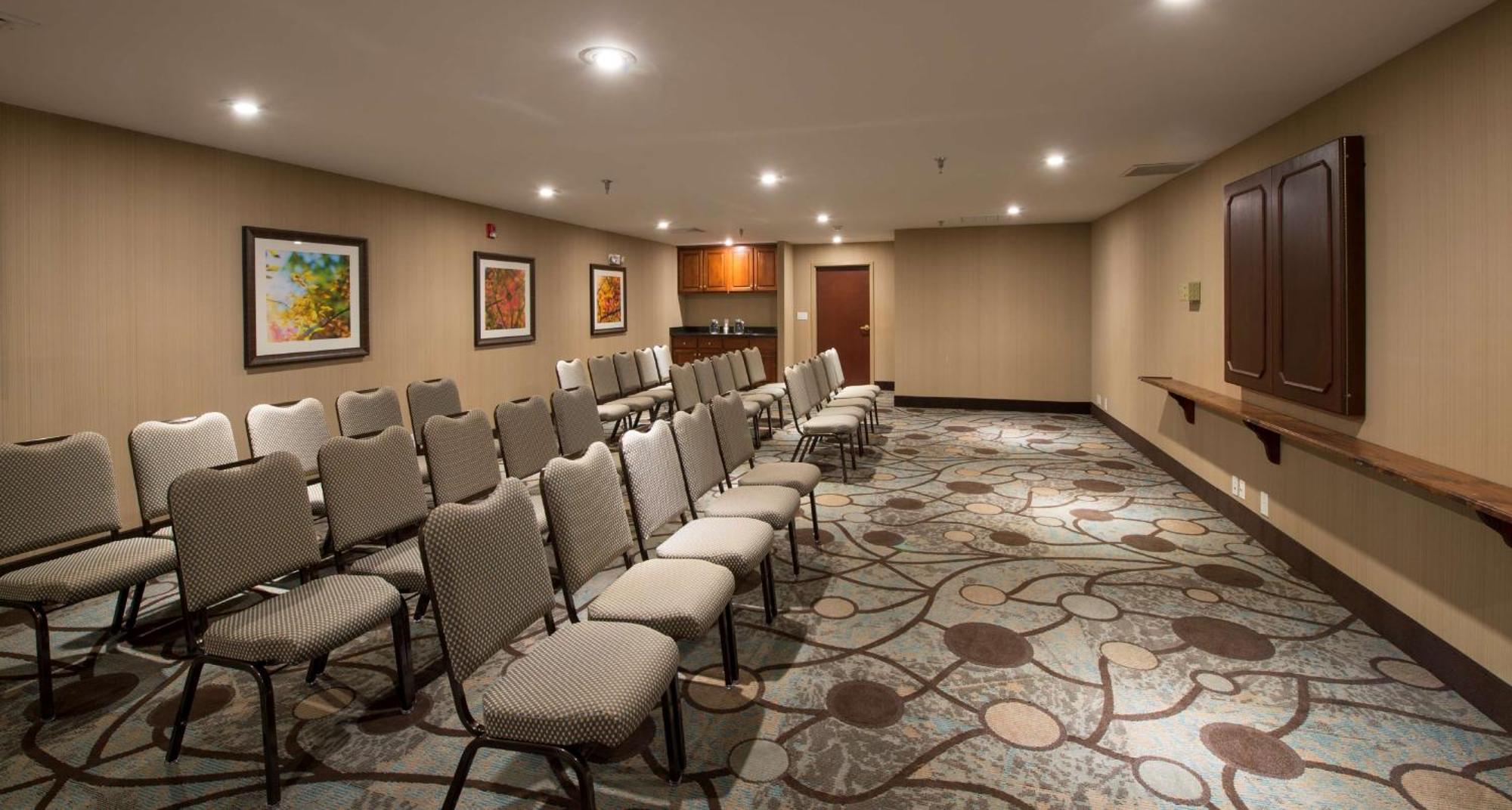 Hampton Inn Корнелия Экстерьер фото