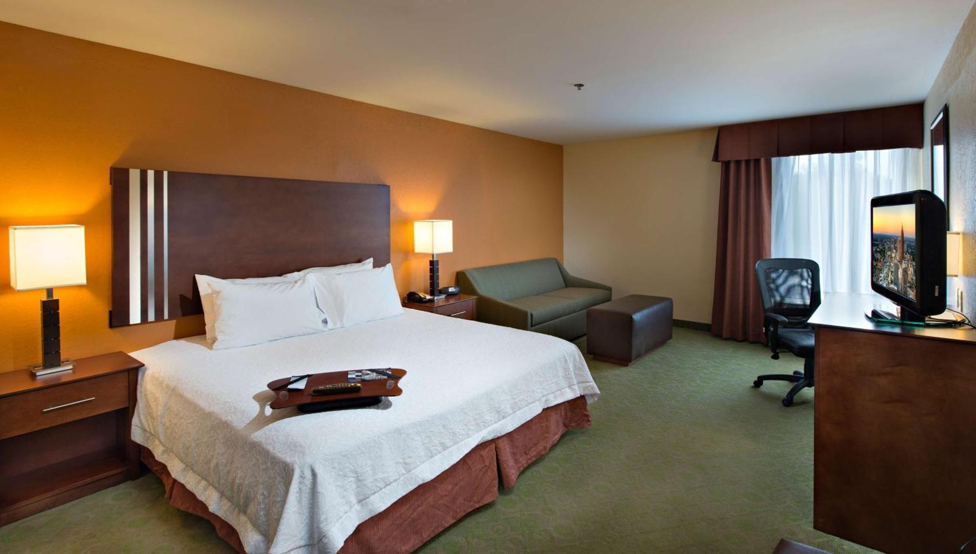 Hampton Inn Корнелия Экстерьер фото