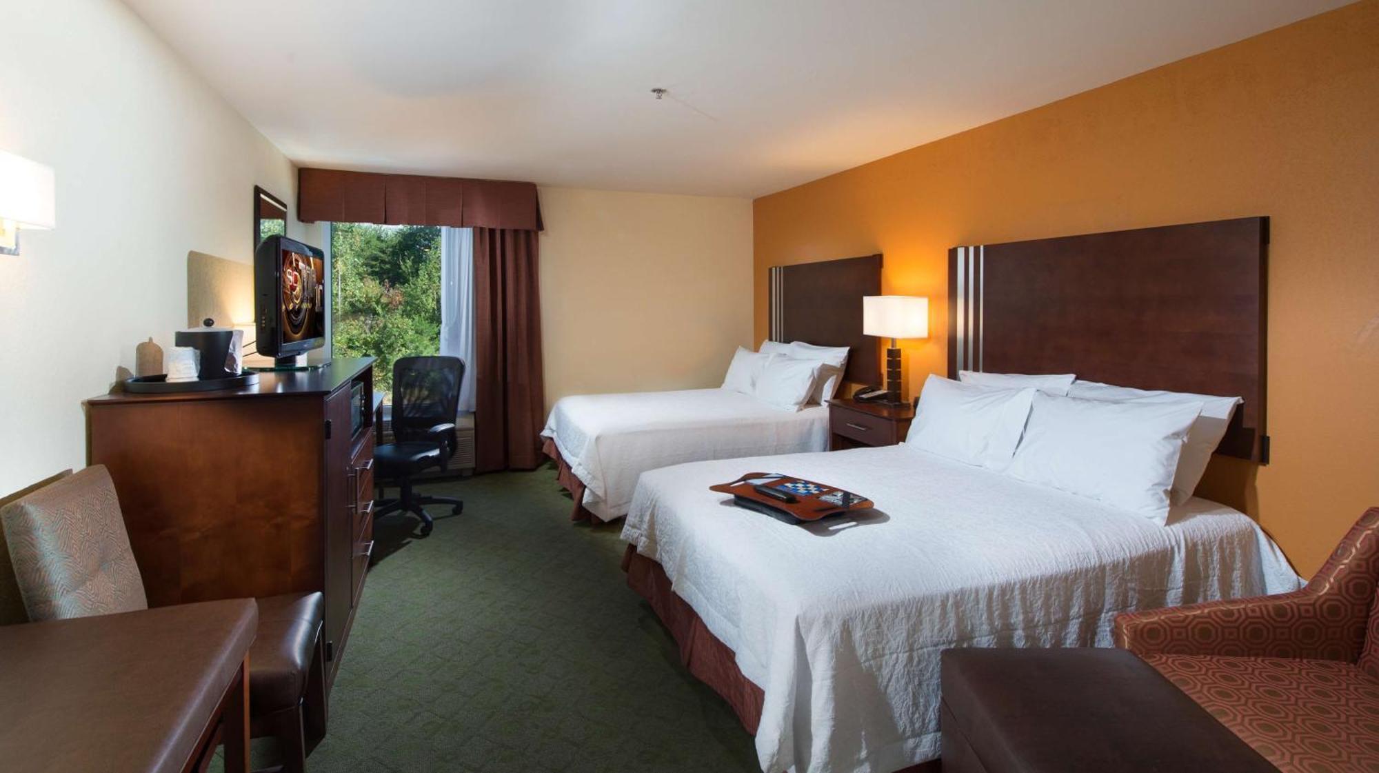 Hampton Inn Корнелия Экстерьер фото