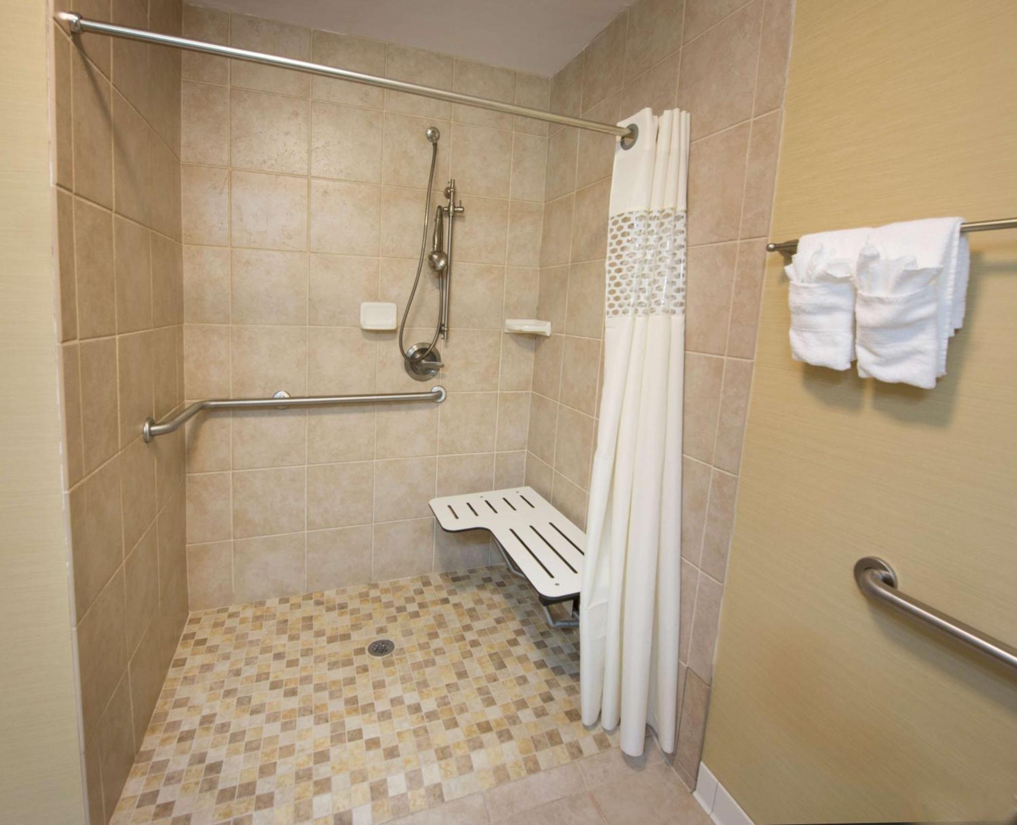 Hampton Inn Корнелия Экстерьер фото